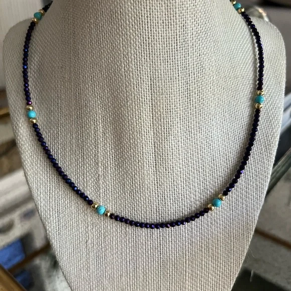 Handmade beaded necklace - Picture 1 of 5